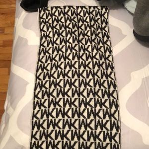 Black and white Michael kors scarf.